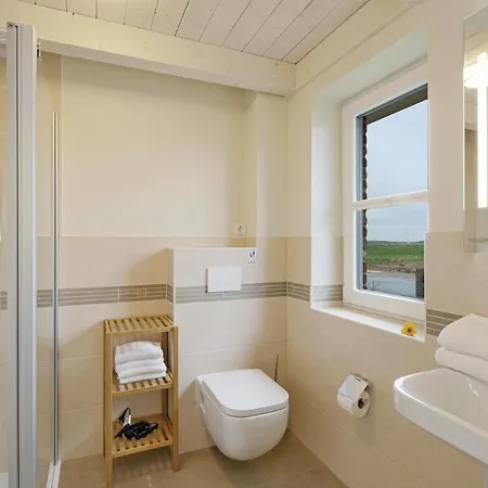 1 Bedroom Beautiful In *